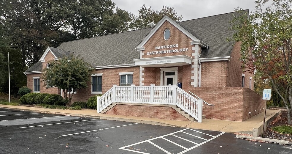 Primary Photo Of 924 Middleford Rd, Seaford Office For Sale