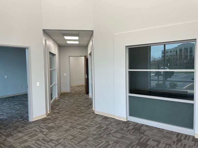More Photos Of 2228-2240 Ball Dr, Saint Louis Office For Lease