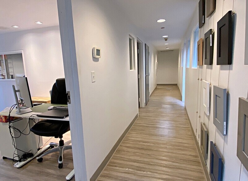 More Photos Of 22 6th Rd, Woburn Warehouse For Lease