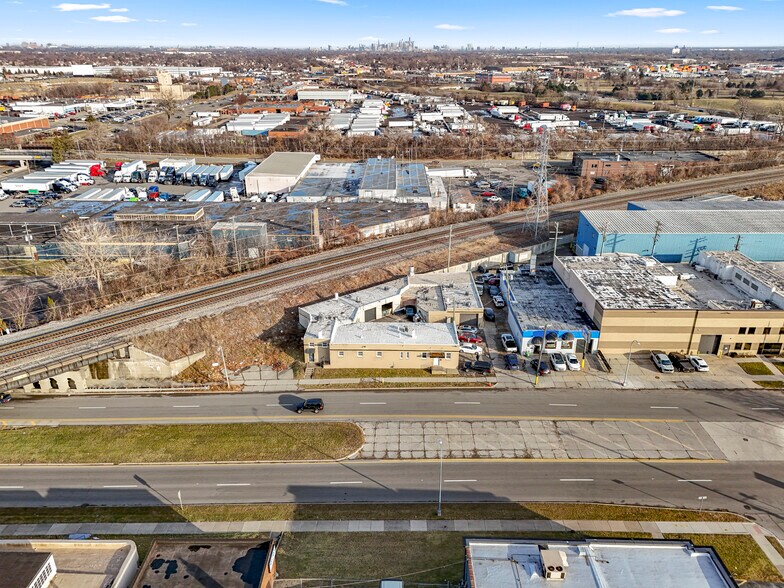 More Photos Of 5420 Oakman Blvd, Dearborn Warehouse For Sale