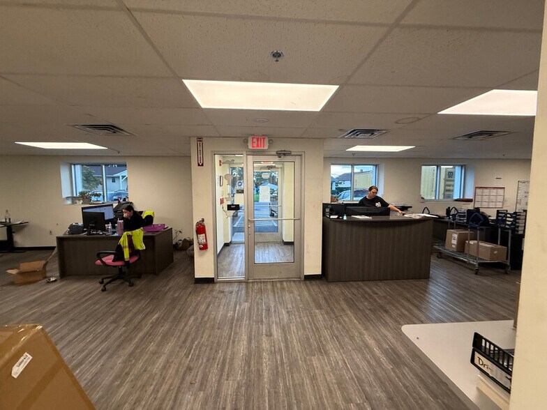 More Photos Of 510 Station Ave, Bensalem Warehouse For Lease