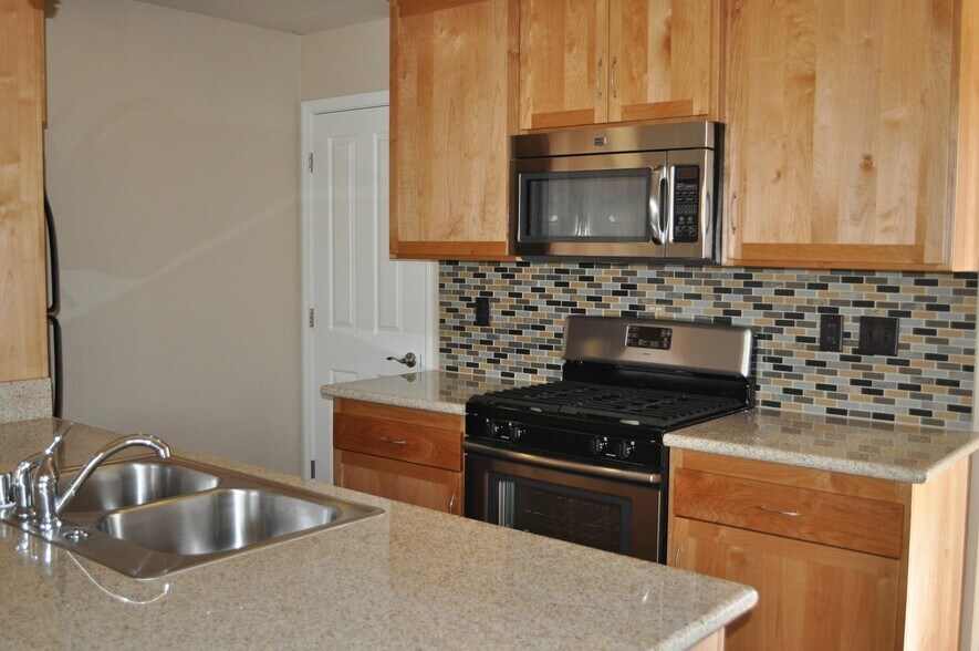 More Photos Of 1011 Burton Dr, Redding Apartments For Sale