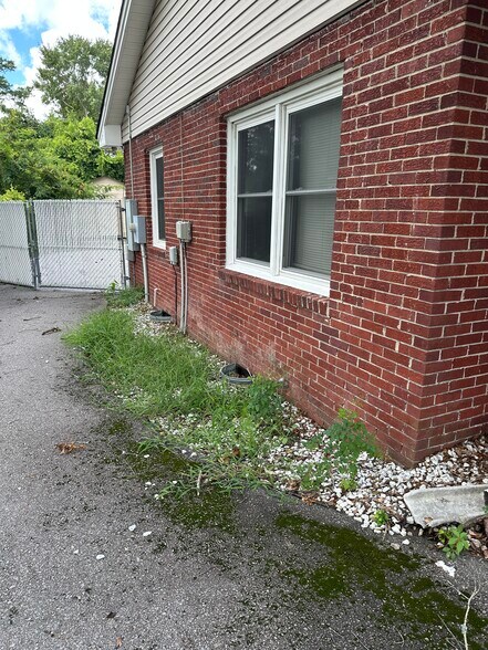 More Photos Of 215 John St, Lake City Office For Sale
