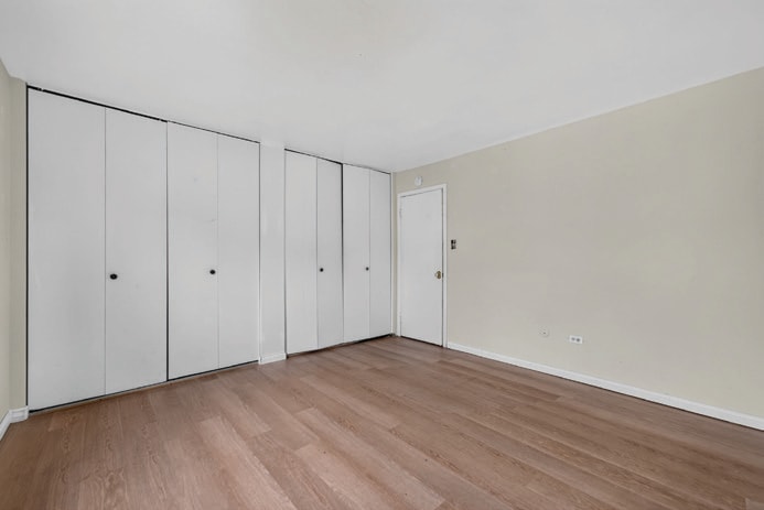 More Photos Of 450 Perrie Dr, Elk Grove Village Apartments For Sale