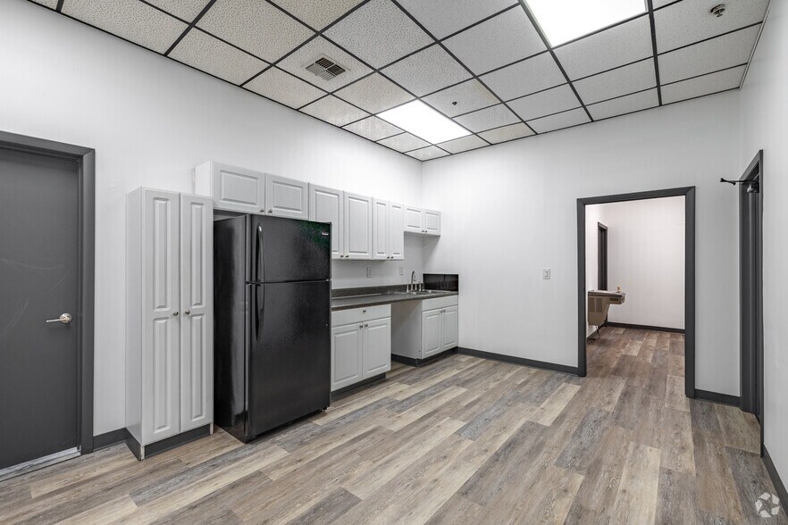 More Photos Of 13190 56th Ct, Clearwater Unknown For Lease