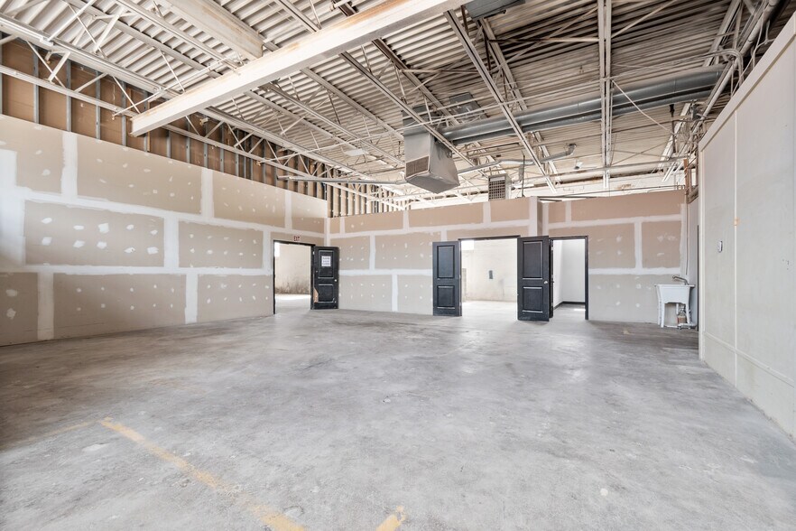 More Photos Of 8019 Monticello Ave, Skokie Industrial For Sale