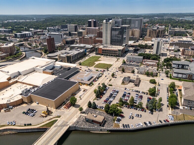 More Photos Of 307 E Center St, Rochester Office For Sale
