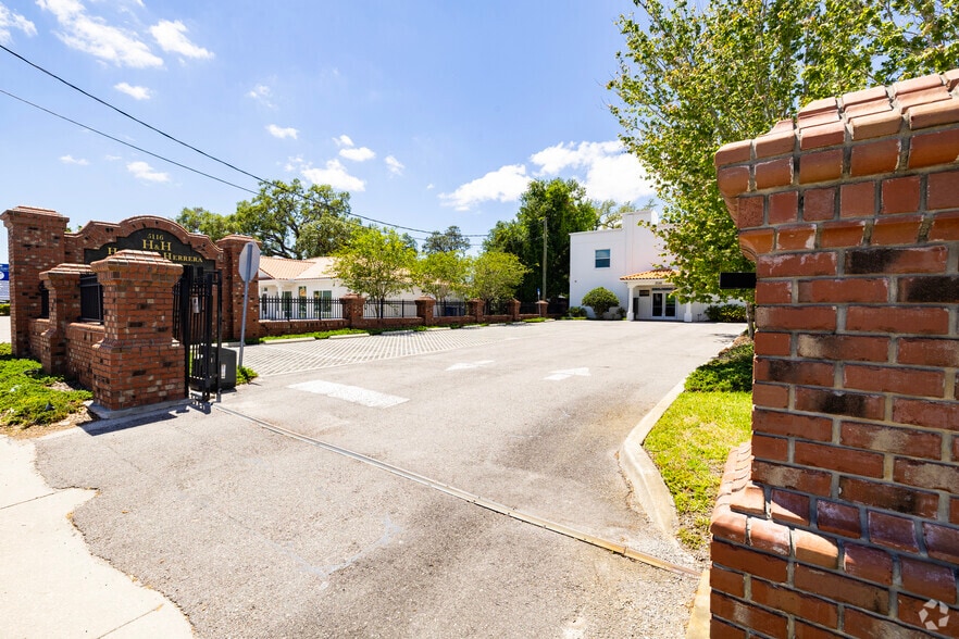 More Photos Of 5116 N Armenia Ave, Tampa Office For Lease