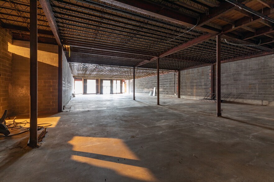 More Photos Of 502-514 6th St N, Texas City General Retail For Sale