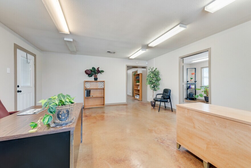 More Photos Of 4331 Cement Valley Rd, Midlothian Warehouse For Sale