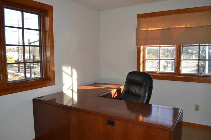 More Photos Of 264 N Main St, Natick Medical For Lease