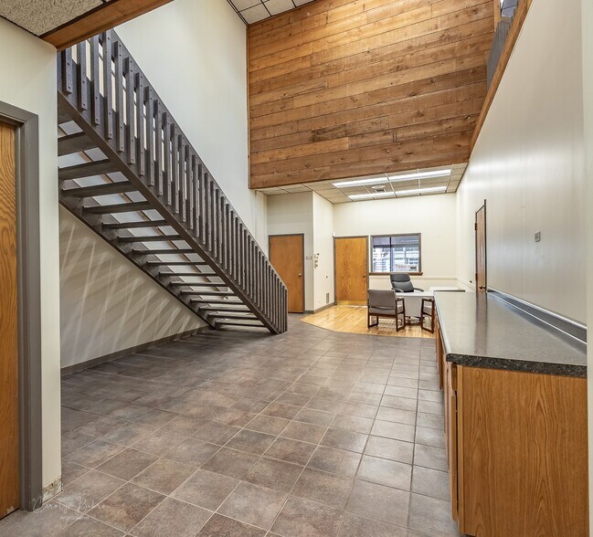 More Photos Of 23 Douglas Ave, Elgin Storefront Retail Office For Sale