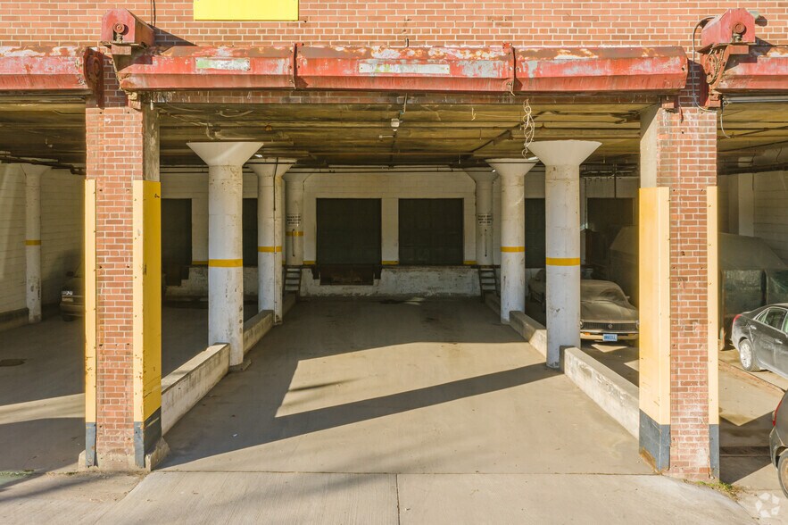 More Photos Of 388 Carlaw Ave, Toronto Warehouse For Lease