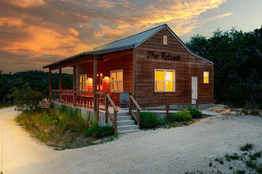 More Photos Of 7400 McGregor Ln, Dripping Springs Hotel For Sale