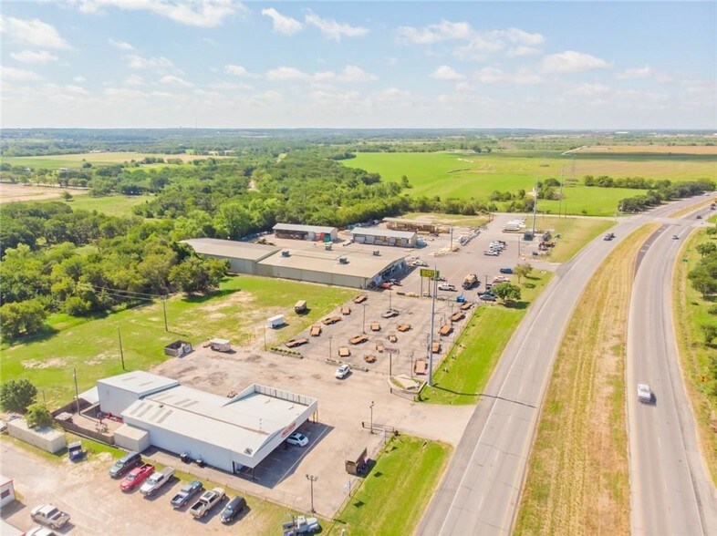 More Photos Of 3218 N Main St, Cleburne Auto Dealership For Lease