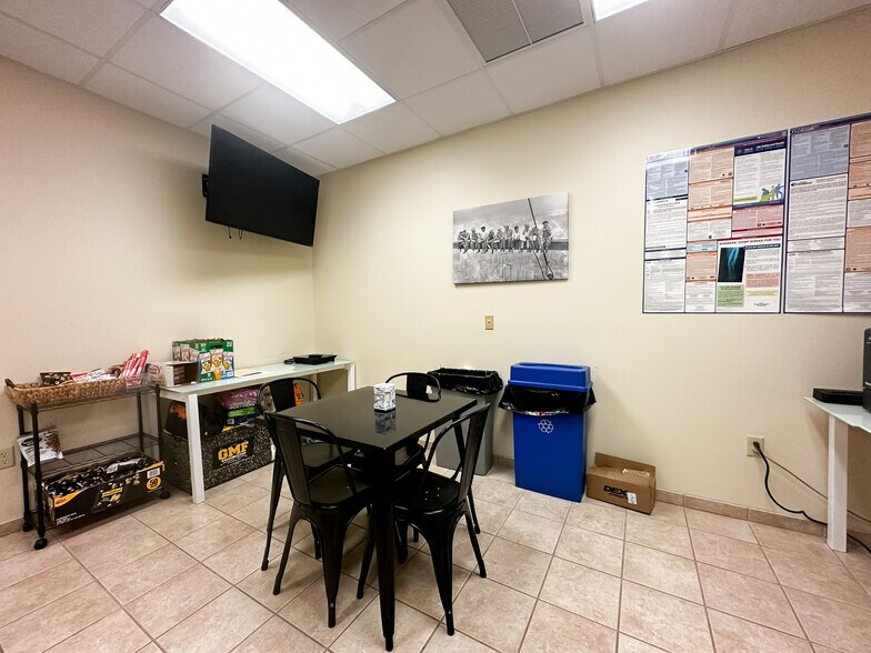 More Photos Of 2117-2123 Harden Blvd, Lakeland Office For Lease