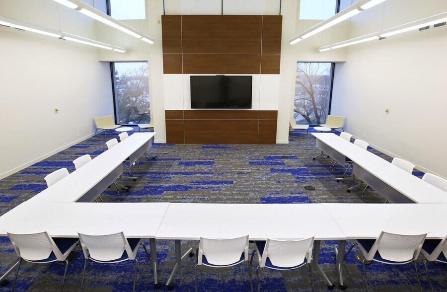 More Photos Of 17304 Preston Rd, Dallas Coworking Space