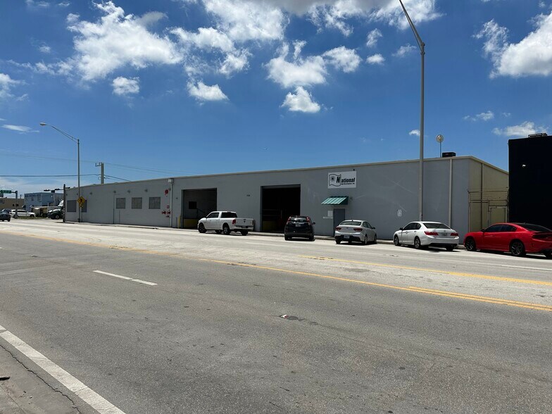 More Photos Of 3700 NW 54th St, Miami Warehouse For Lease