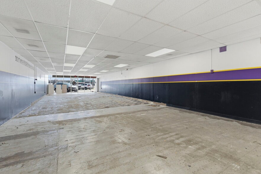 More Photos Of 1301-1349 S Glenstone Ave, Springfield General Retail For Lease