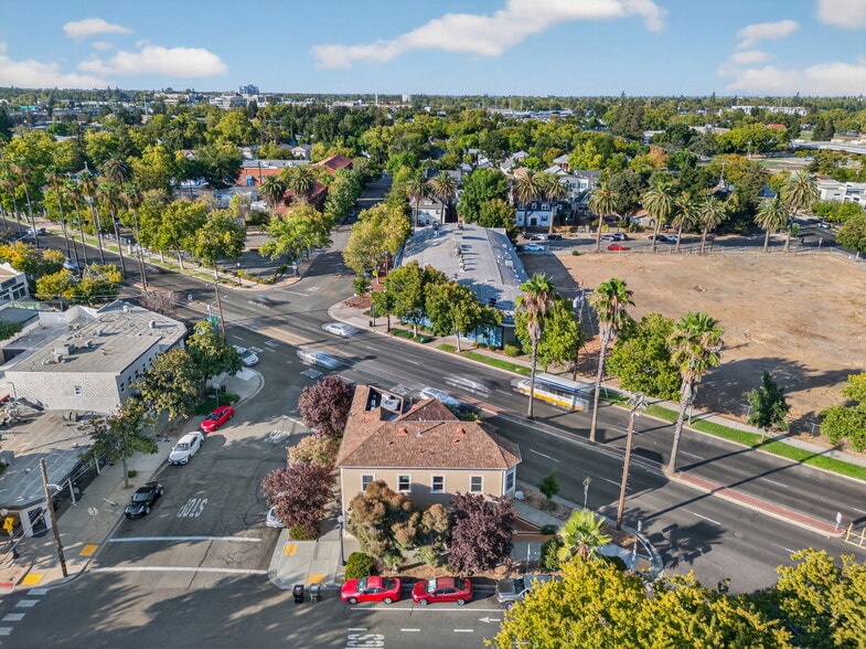 More Photos Of 3300 Broadway St, Sacramento Storefront Retail Office For Lease