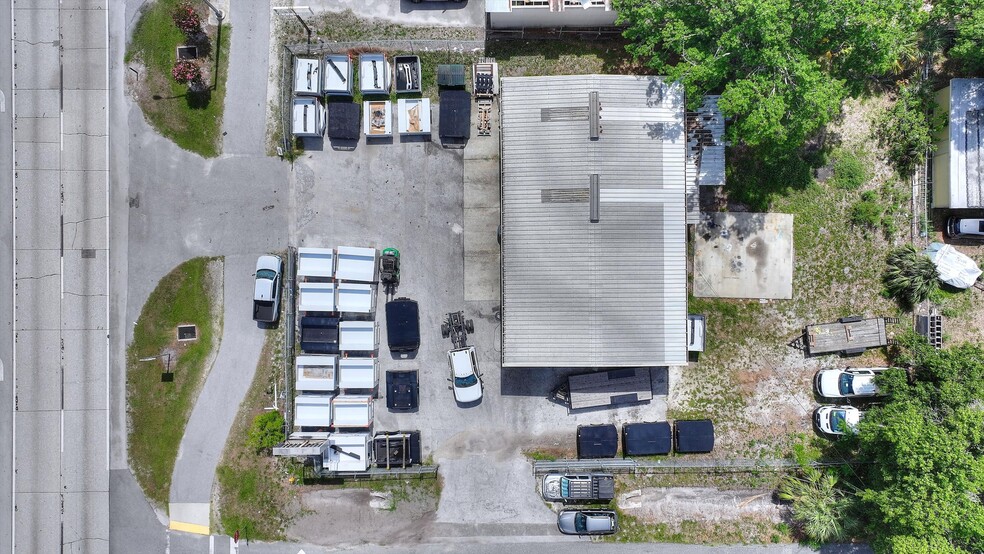 More Photos Of 2016 W Memorial Blvd, Lakeland Auto Repair For Lease
