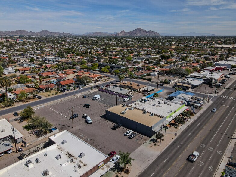 More Photos Of 1730 E McDowell Rd, Phoenix Bar For Lease