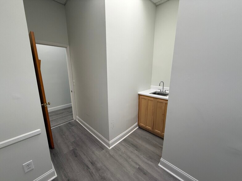 More Photos Of 79 Route 59, Suffern Medical For Lease