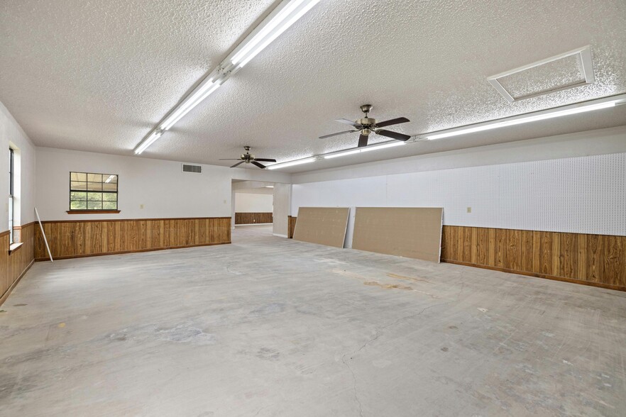 More Photos Of 3220 Farm-To-Market 2086, Temple Distribution For Lease