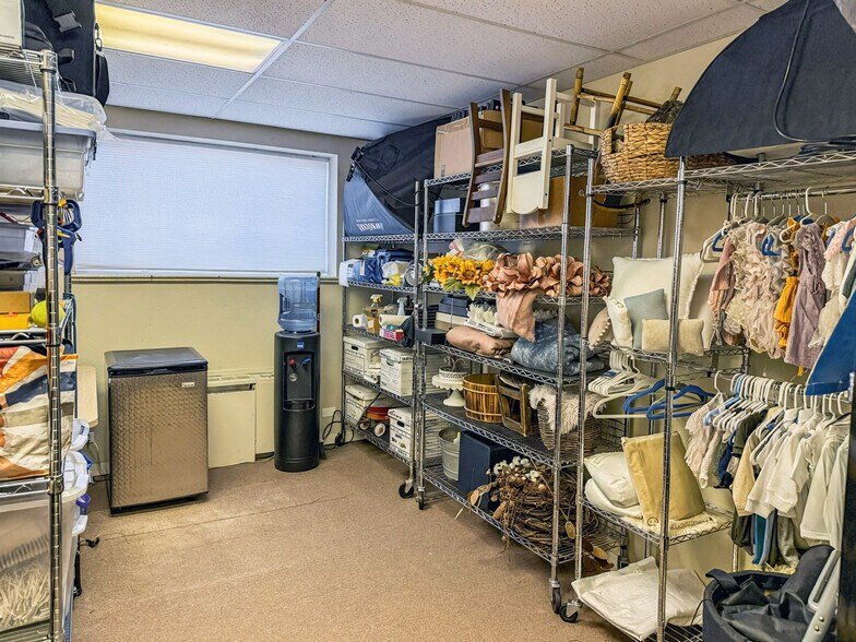 More Photos Of 1100 W Littleton Blvd, Littleton Loft Creative Space For Sale