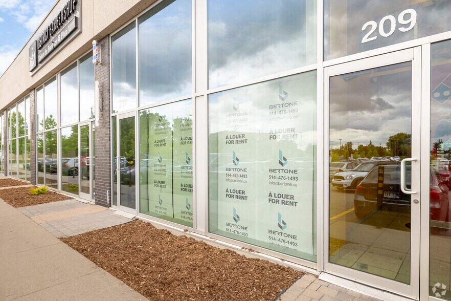 More Photos Of 201-217 Boul du Curé-Labelle, Sainte-Thérèse Office For Lease