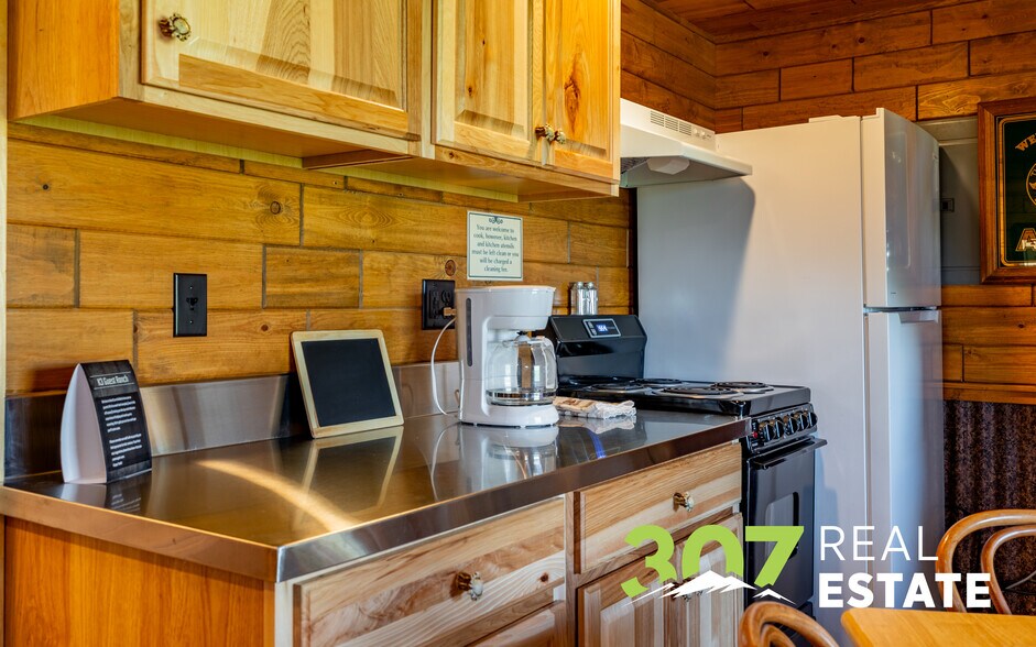 More Photos Of 30 Nielson Trl, Cody Hospitality For Sale