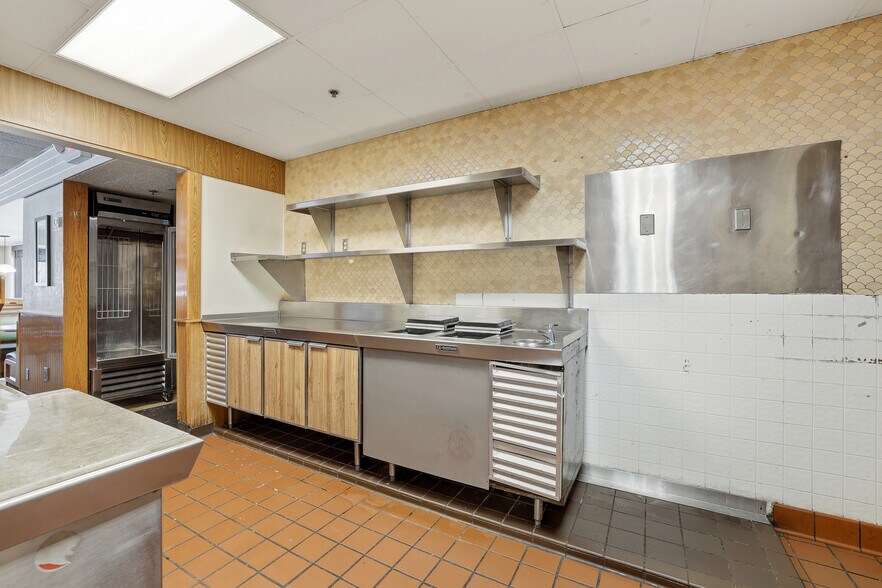 More Photos Of 143 Division St, Stevens Point Restaurant For Sale