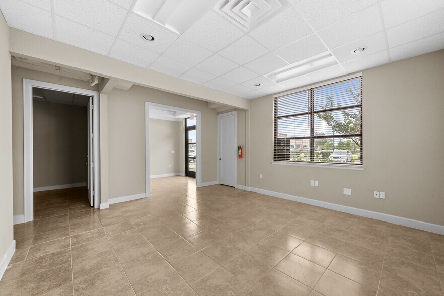 More Photos Of 8118 Fry Rd, Cypress Unknown For Lease