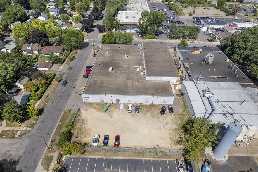 More Photos Of 976 W Minnehaha Ave, Saint Paul Warehouse For Sale