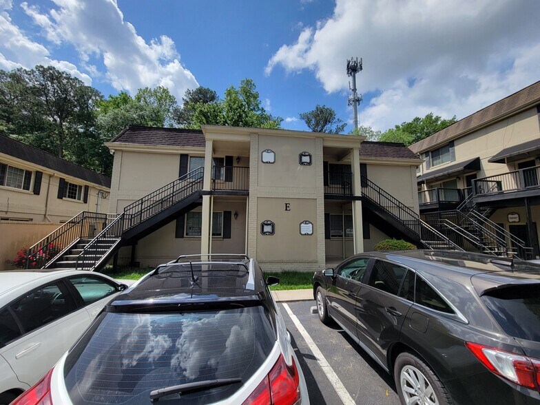More Photos Of 4651 Roswell Rd NE, Atlanta Office Residential For Lease