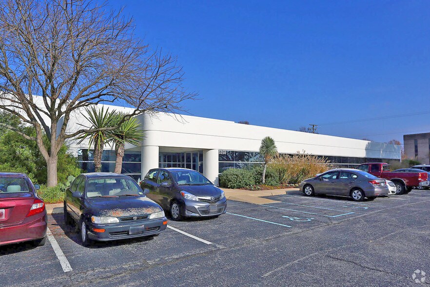 More Photos Of 5358 Robin Hood Rd, Norfolk Flex For Lease