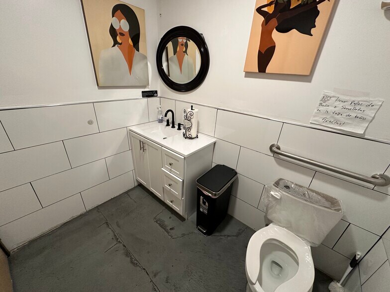 More Photos Of 4100 Central Ave SW, Albuquerque Fast Food For Sale