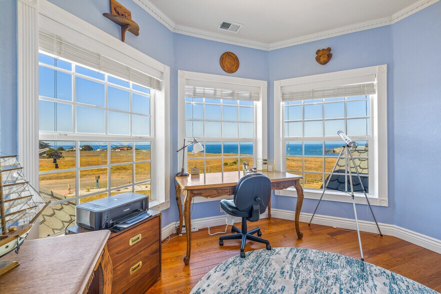 More Photos Of 19351 Del Mar Dr, Fort Bragg Specialty For Sale