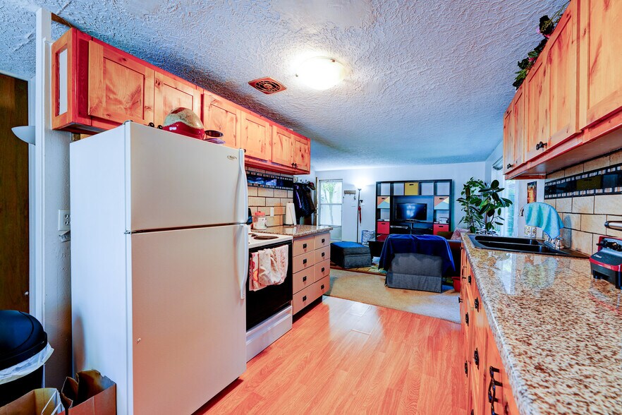 More Photos Of 611 SE 139th Ave, Portland Apartments For Sale