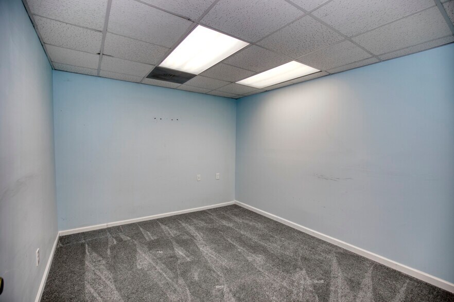 More Photos Of 7151 Richmond Rd, Williamsburg Medical For Lease