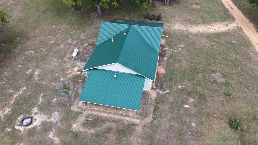 More Photos Of 6040 AL-28, Pine Apple Specialty For Sale