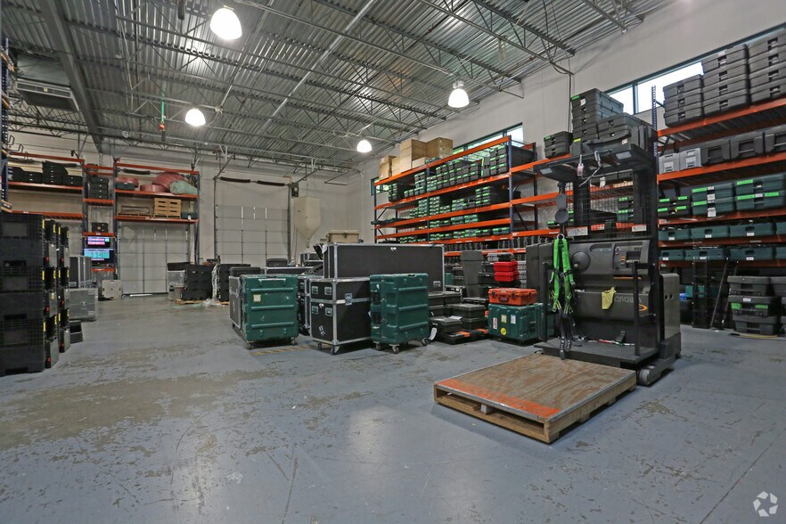 More Photos Of 16503 Air Center Blvd, Houston Unknown For Lease