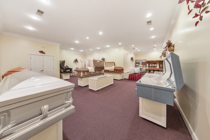 More Photos Of 1408 Canton Rd, Marietta Funeral Home For Sale