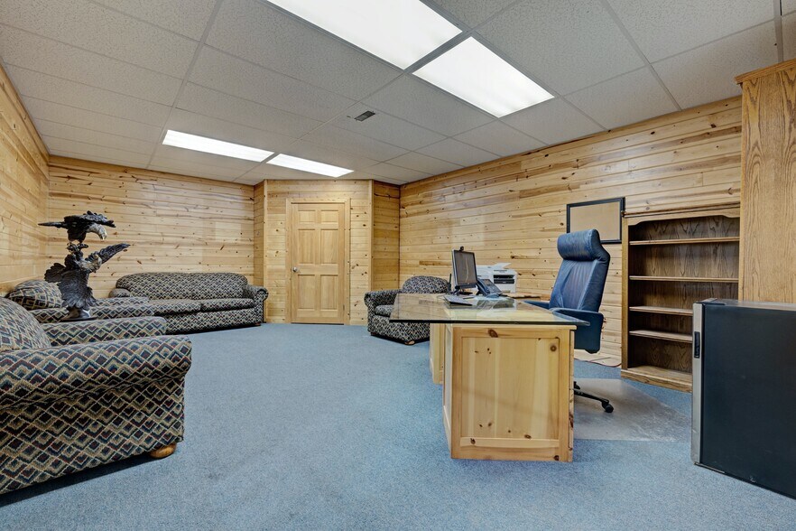 More Photos Of 1875 Lansing Rd, Charlotte Warehouse For Sale