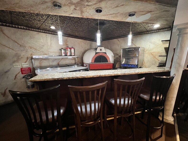 More Photos Of 9415 Main St, Clarence Freestanding For Sale