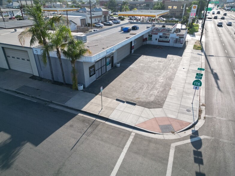 More Photos Of 1330 23rd St, Bakersfield Auto Repair For Sale