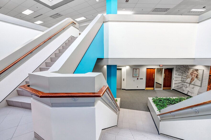 More Photos Of 700 Pilgrim Way, Green Bay Loft Creative Space For Sale