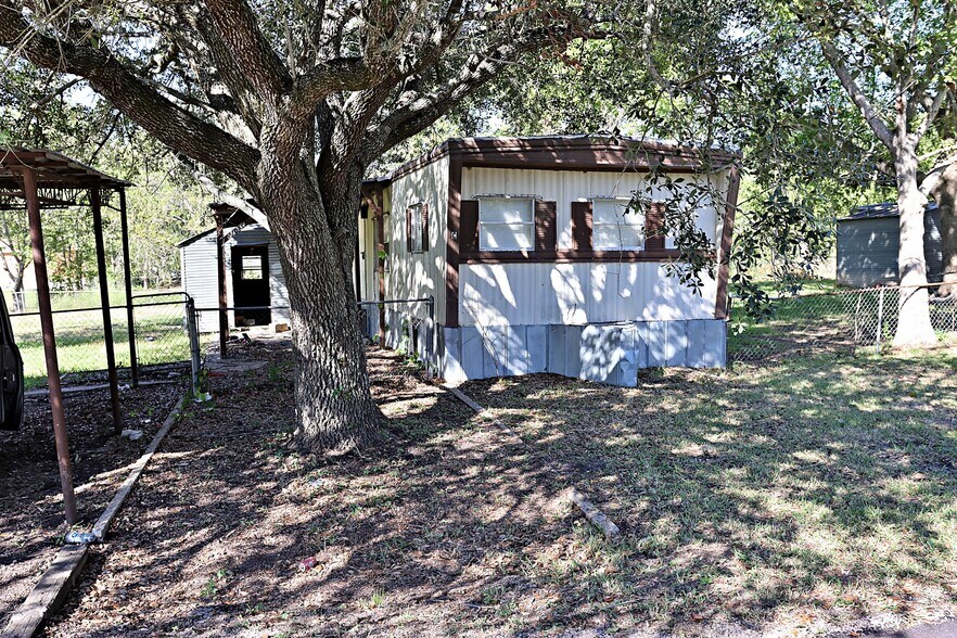 2106 County Road 58, Rosharon, TX 77583 Manufactured Housing Mobile