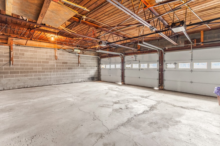 More Photos Of 26123 McDonald St, Dearborn Heights Religious Facility For Lease