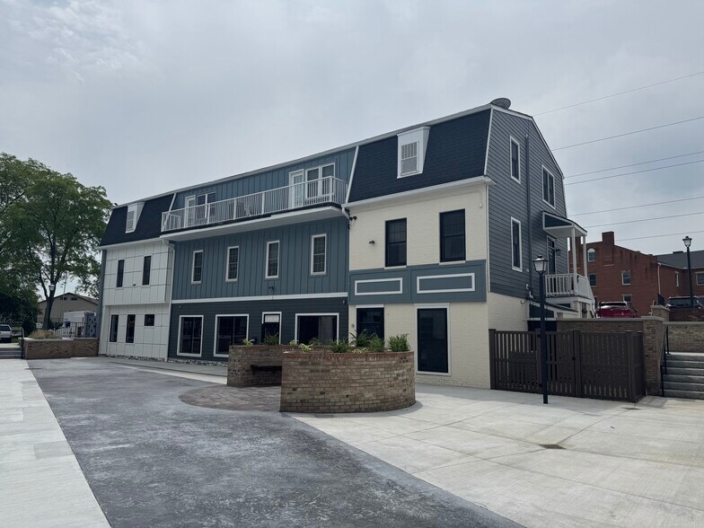 More Photos Of 1232-1300 Weathervane Ln, Akron Office For Lease